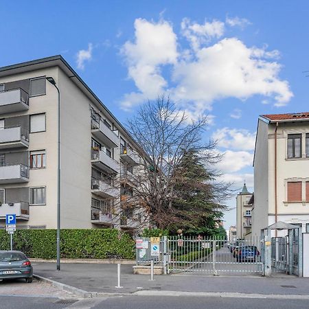 Rog27-Large Apartment With Transport Close To Home- Мілан Екстер'єр фото